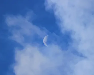Why Is the Moon Sometimes Visible During the Day?