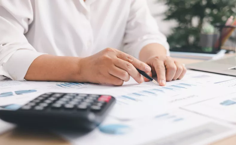 Earnings Season Calendar: Why Companies Report Before or After the Bell